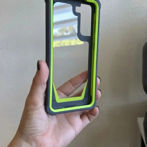 Galaxy S21 Protective Cover | Gray and Green - Picture 4 of 8